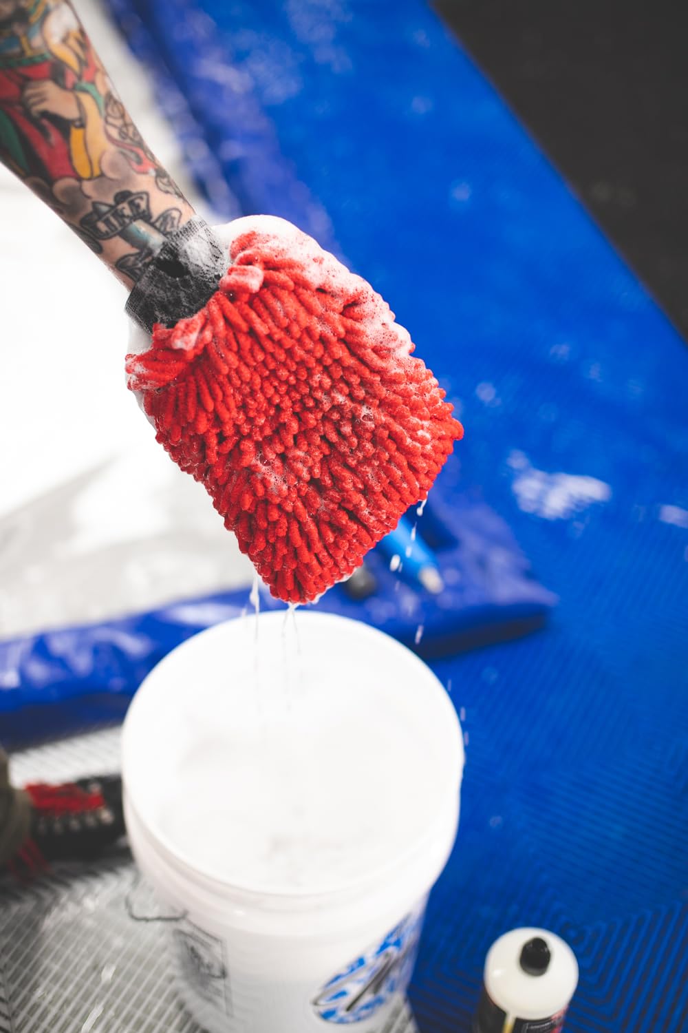 The Rag Company mitt machine-washable, easy care keeps fibers fresh after use.