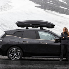 Thule Motion 3 XXL side profile showing spacious cargo area.