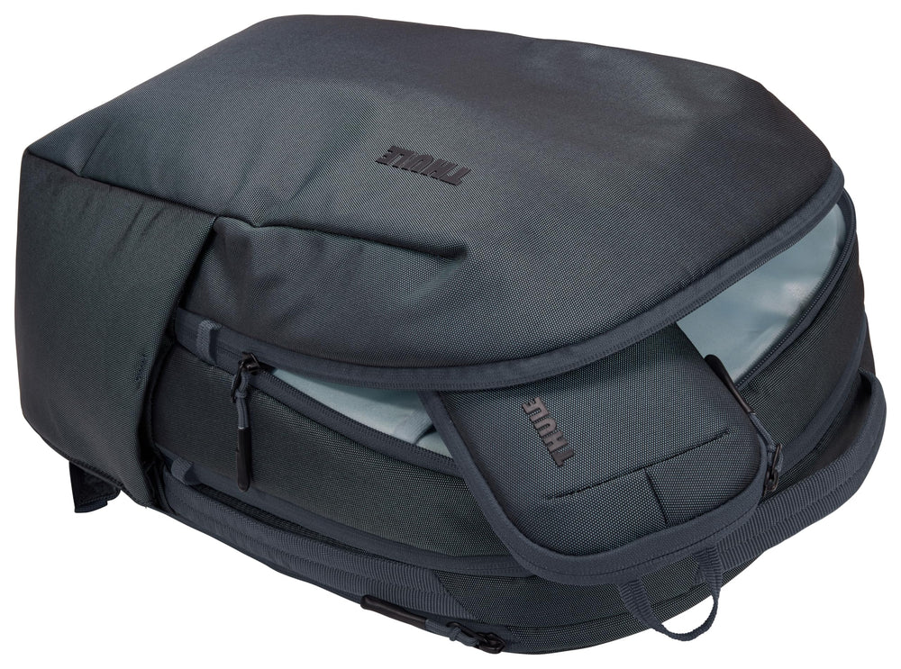 Thule Subterra PowerShuttle Small showcasing durable zippers and padding
