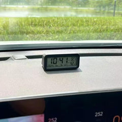 Timloon Type-C power option maintains display operation when connected.