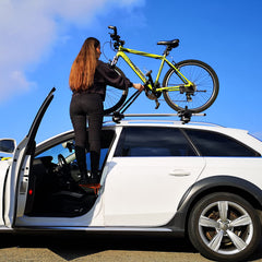 TOOENJOY door step helps load gear onto roof racks and cargo boxes.