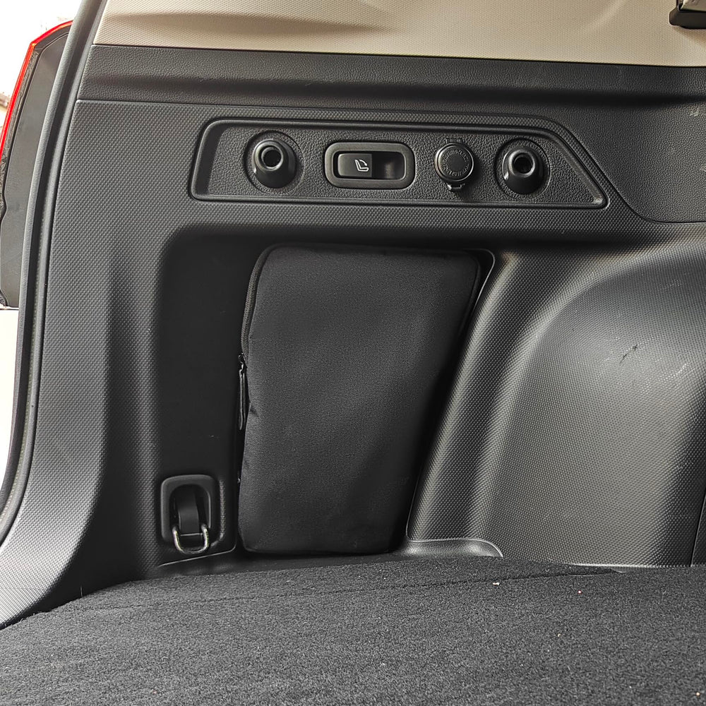TulinTulin trunk-fit for Subaru Forester demonstrates optimized side storage.