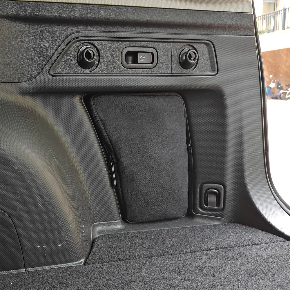 TulinTulin trunk bag anchor installation shows quick secure setup.