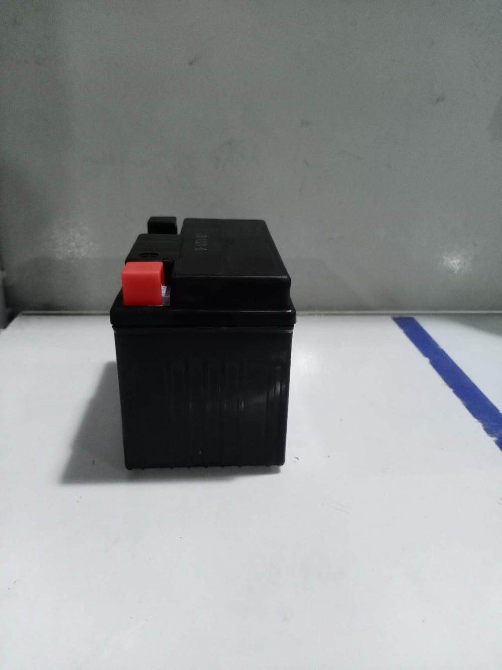 UPLUS YTX4L-BS battery terminal illustration highlighting secure connection for reliable starts