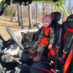 Auto buckle 4-point harness for easy, secure restraint