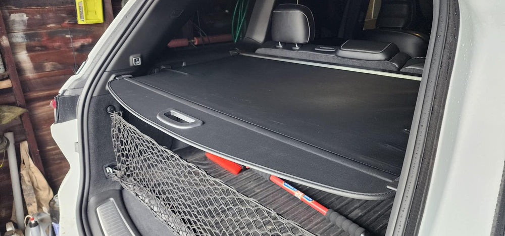 VeCarTech UV-blocking shade helps protect belongings from sun exposure.