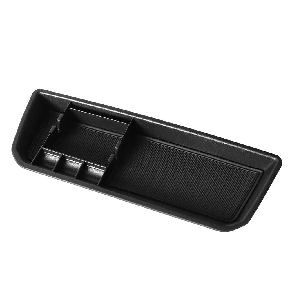 Vesul divider creates separate compartments for cards and keys