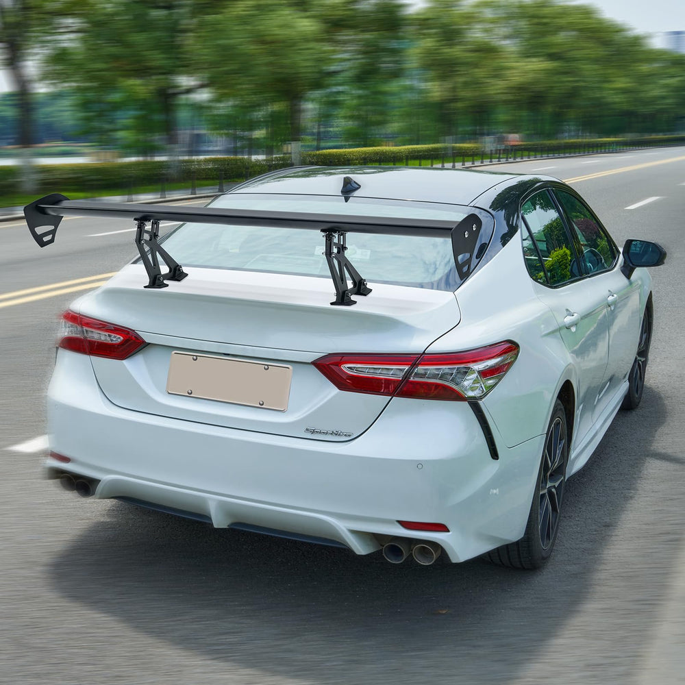 VEVOR spoiler delivers improved aerodynamics and visual impact on the road.