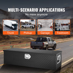 Wide side handles on the toolbox for easy carrying, even with gloves.