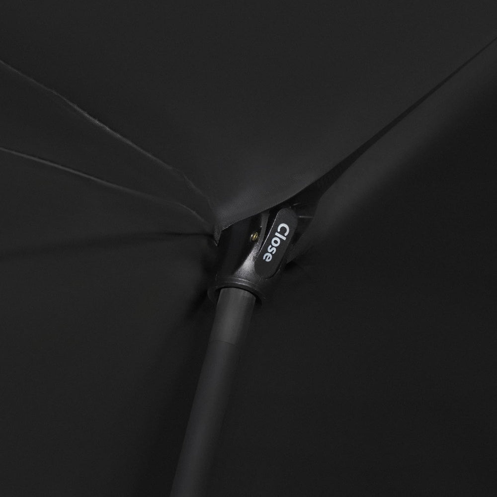 VION sunshade with scratch-free handle protecting the dash