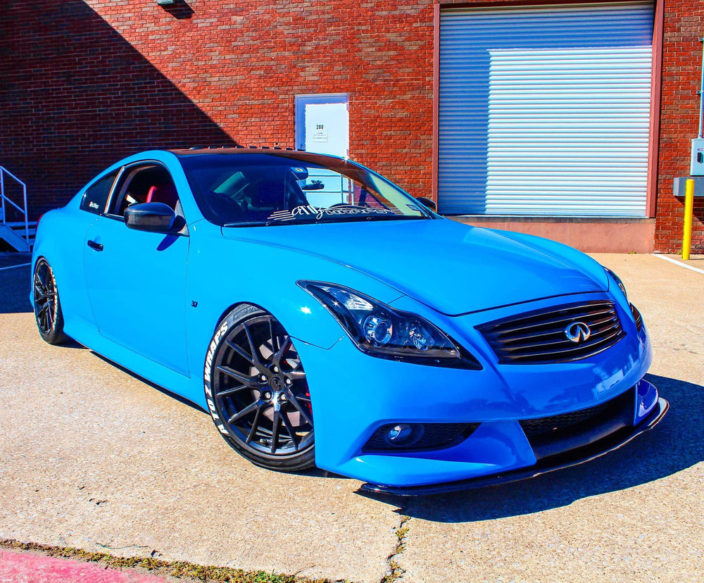Texture close-up of VViViD Smurf Blue gloss wrap emphasizes premium surface detail and realism.