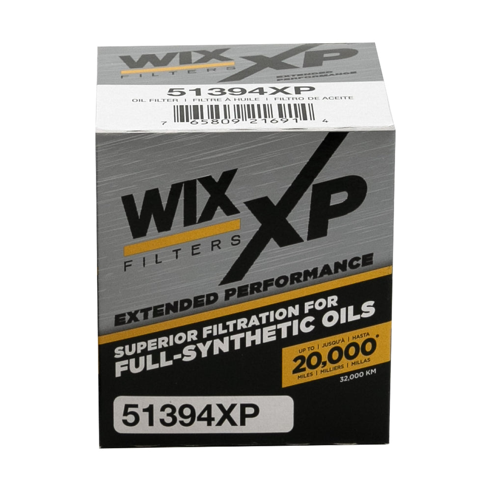 WIX XP oil filter media detail highlights synthetic-blended media with natural fibers for strong filtration.