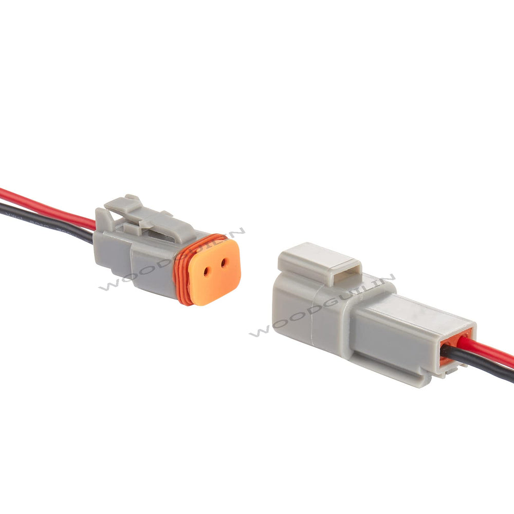 Woodguilin DT 2P female connector with rugged housing designed for outdoor conditions.