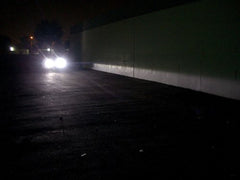 Xentec 9006 Ultra White bulb installed in socket demonstrates compatibility.
