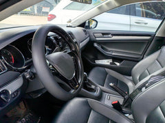 XHRING steering wheel cover on Ford Edge provides non-slip grip for handling.