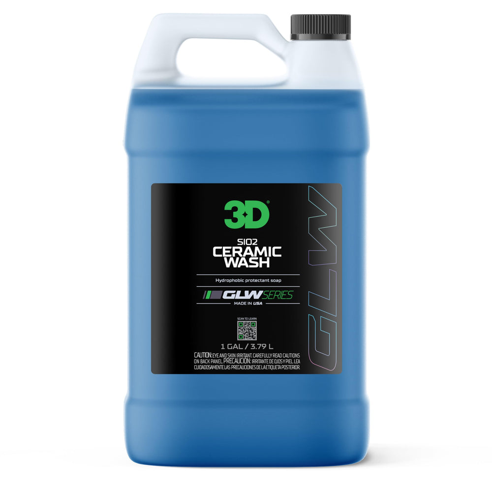 3D SiO2 Ceramic Wash & Wax bottle pour showing easy controlled application