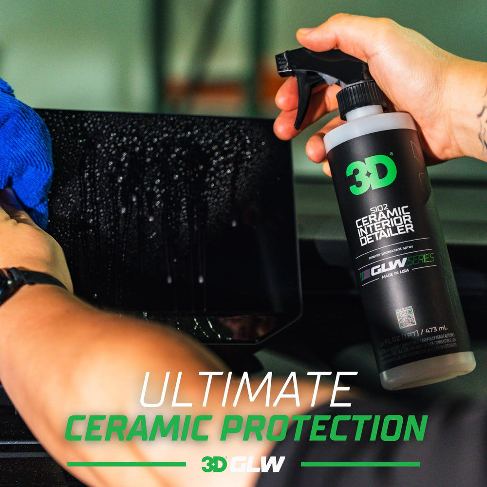 Dust-repellent effect demonstrated on a clean interior panel with 3D SiO2 Detailer.