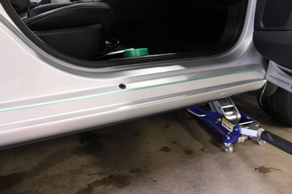 Mirror edge outlining using 3M finish line tape for precise results