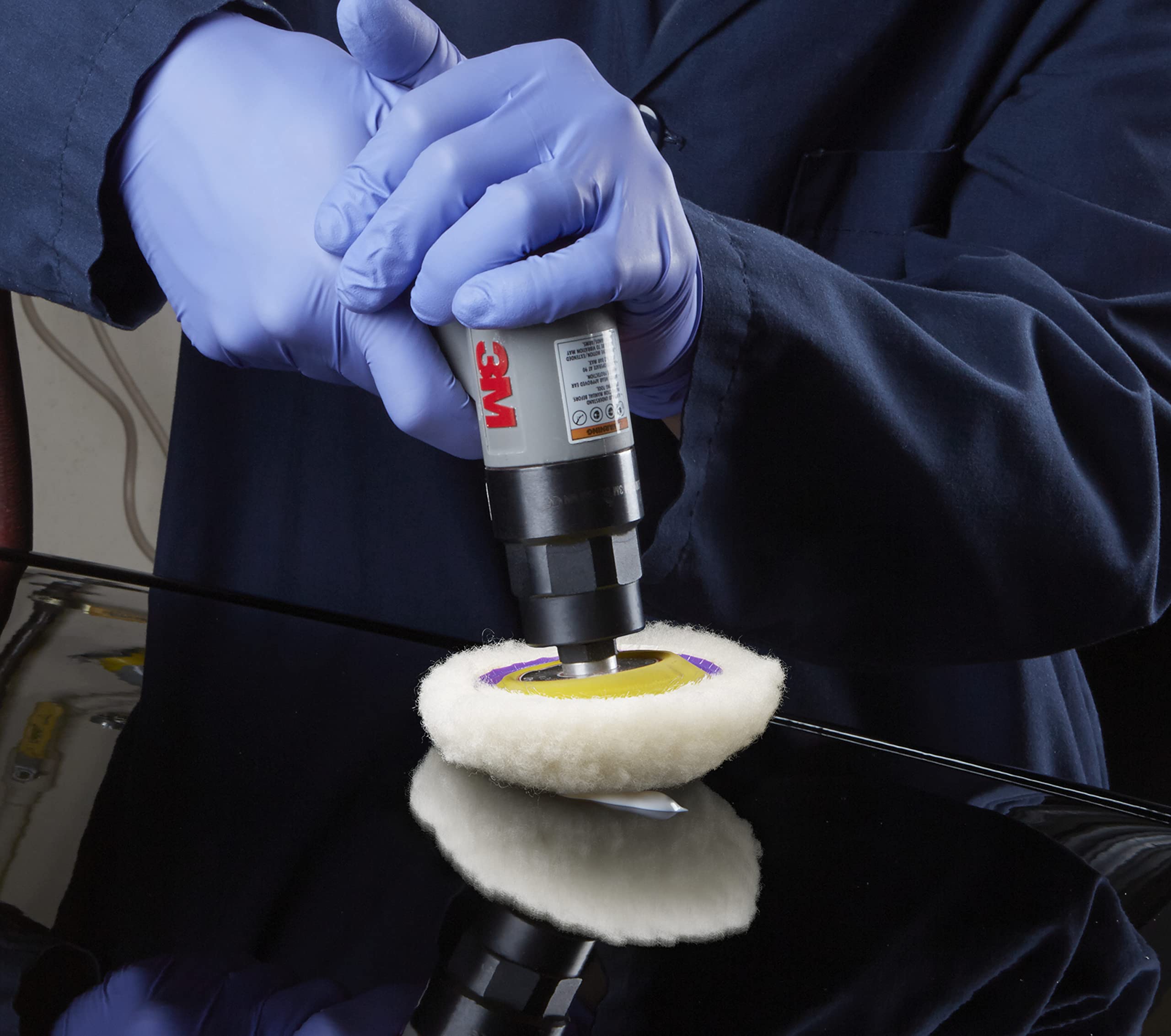 3M Perfect-It Hook It back-up pad compatibility for easy attachment.