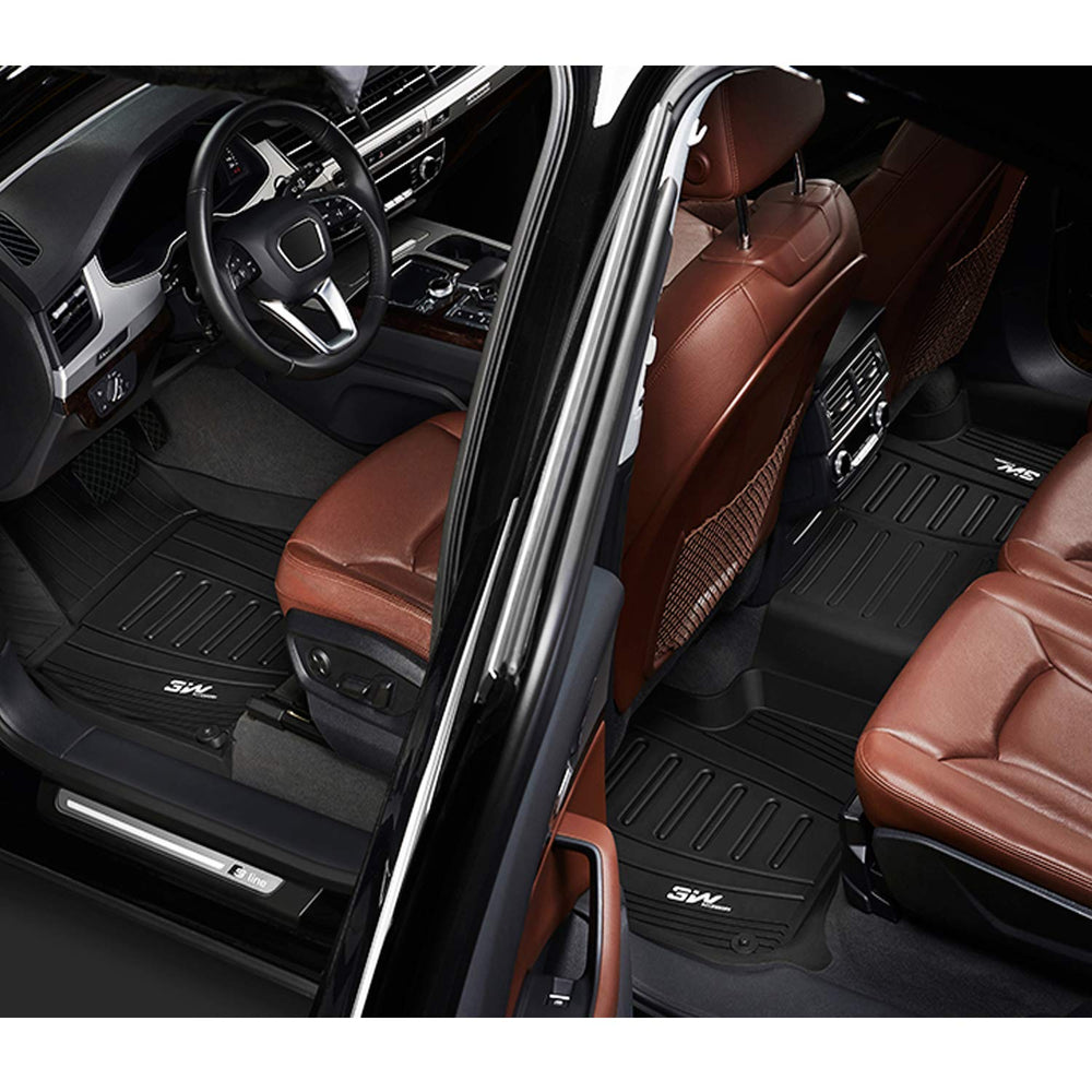 3W cargo liner for SQ5 protects trunk area from dirt.