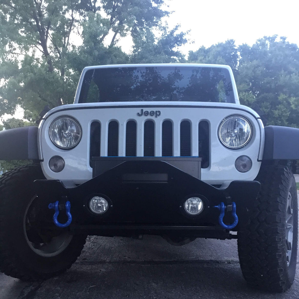 Acando easy-install 34 d-shackle fits standard hitch receivers and tow setups.