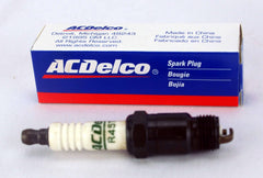 ACDelco R45ts Pkg 8 copper-core spark plugs, enhanced heat transfer for reliable starts.
