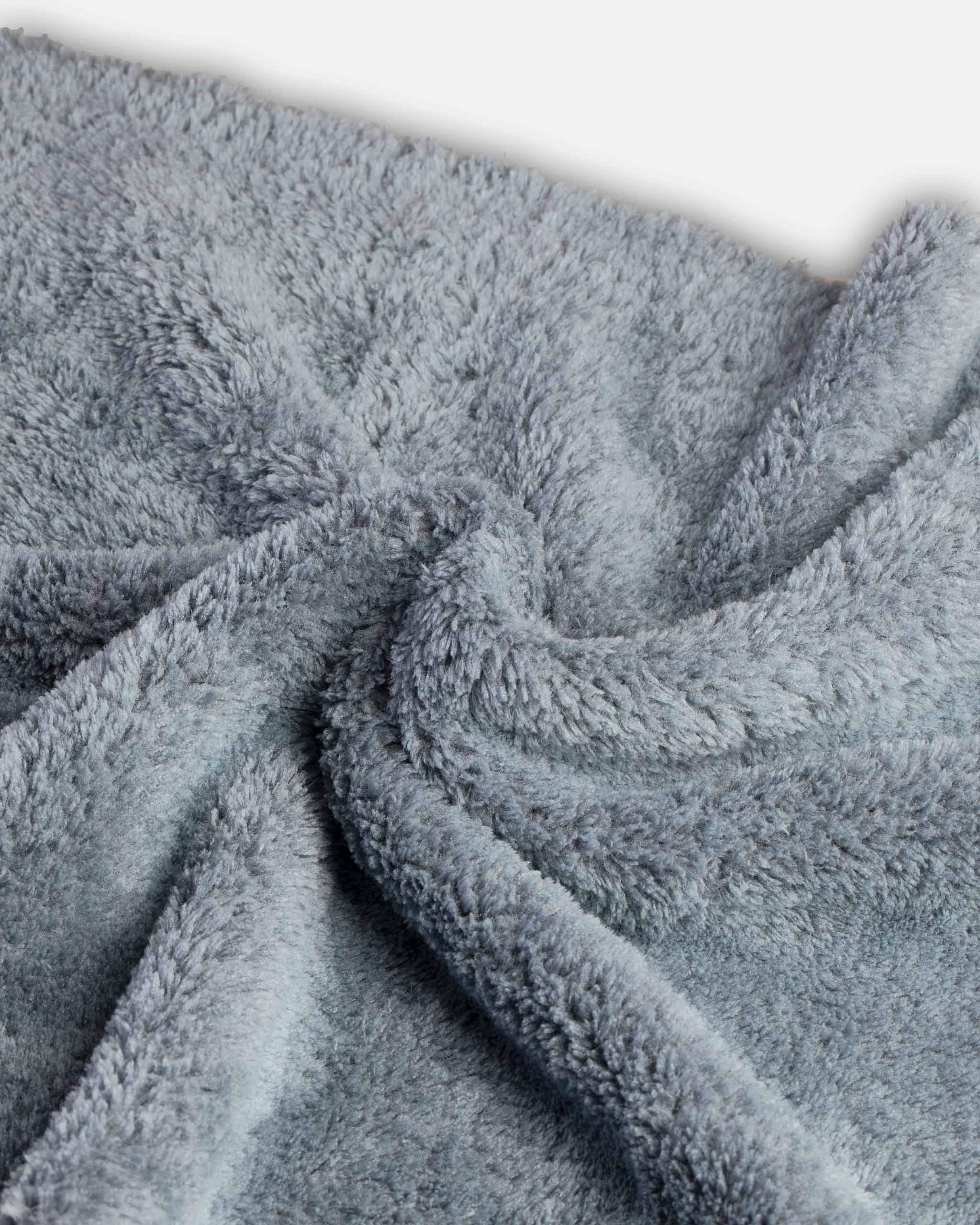 Adam's Borderless Grey Microfiber Towel edge-free detailing for safe surfaces.