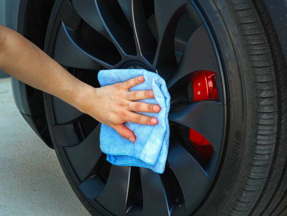 Aero Cosmetics wipe-dry-action delivers a clean shine with minimal effort.