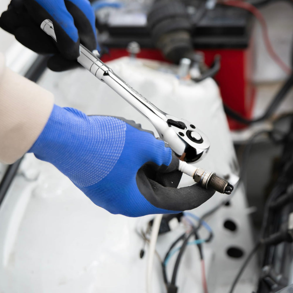 AEROFORCE rubber holder ring prevents dropped plugs during removal