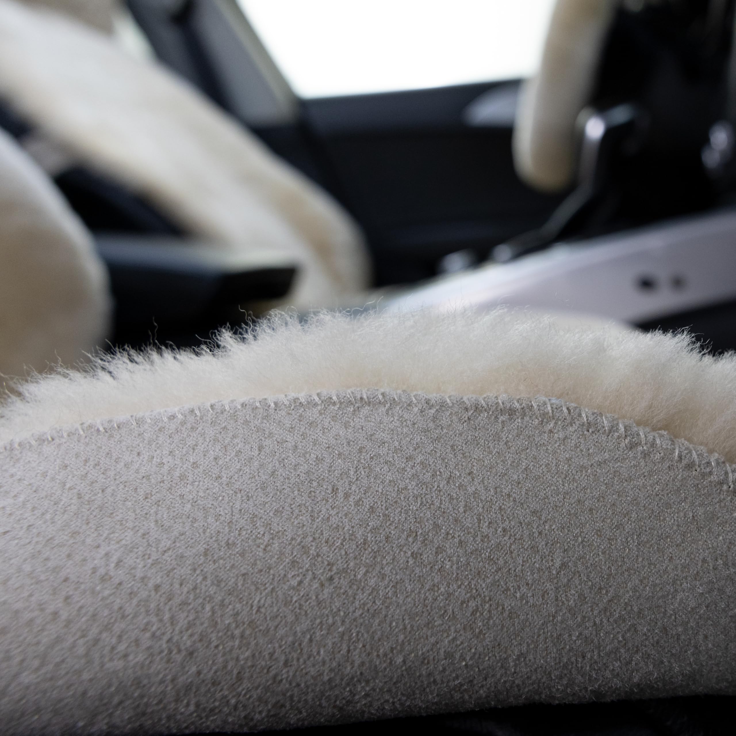 AGFNGE moisture-wicking wool seat cushion helps stay cool in heat.