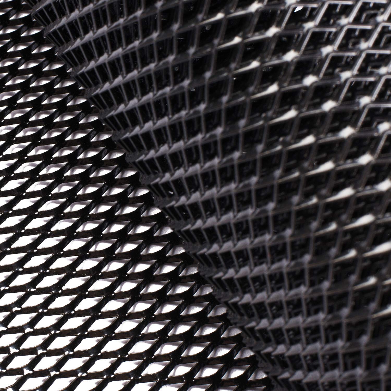 AggAuto aluminum grille mesh shows rhombic holes for airflow and protection.
