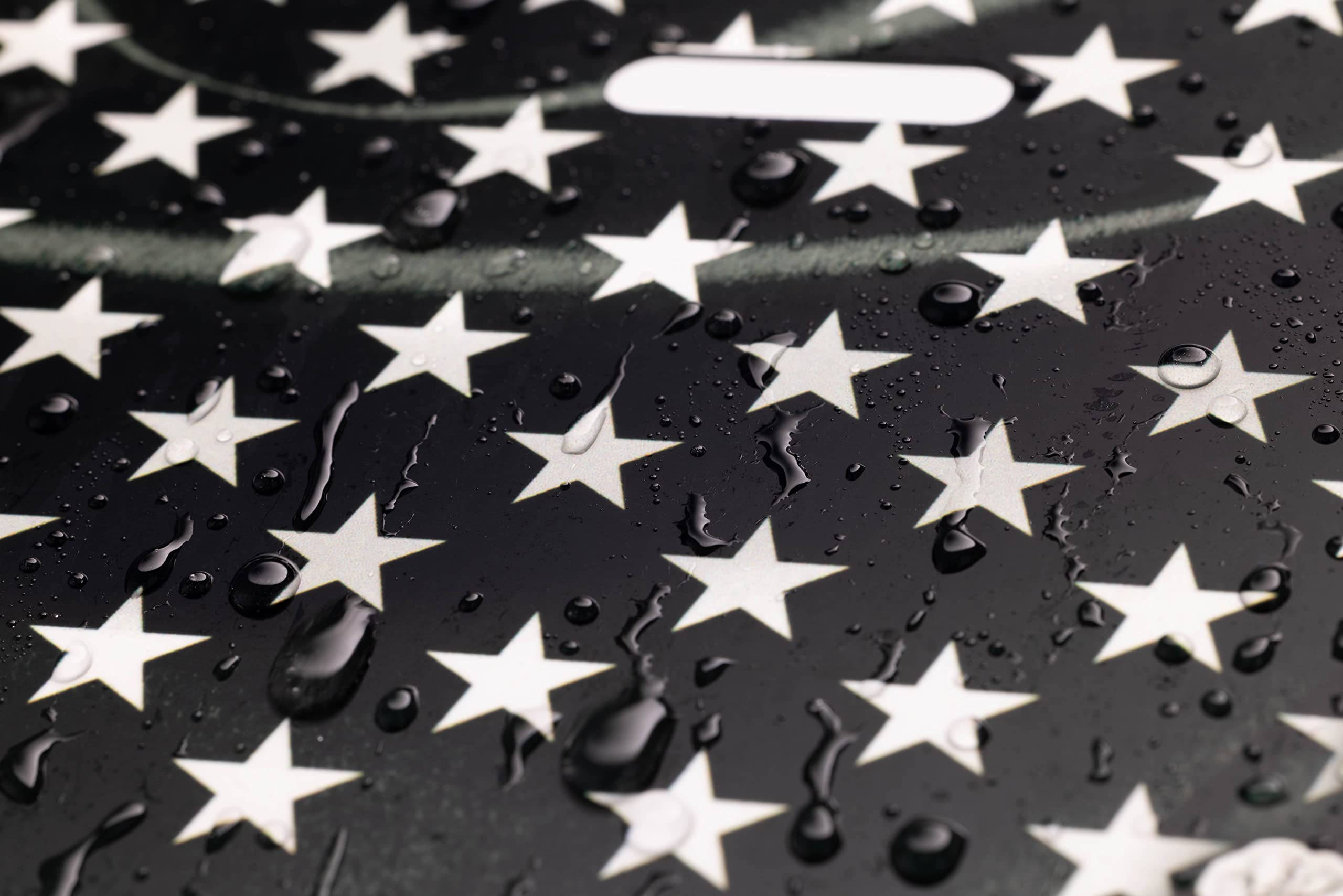 Airstrike plate in durable aluminum ensures long-lasting performance and rust resistance.