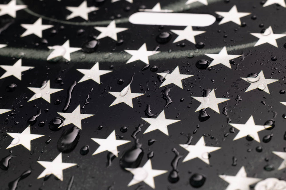 Airstrike plate in durable aluminum ensures long-lasting performance and rust resistance.