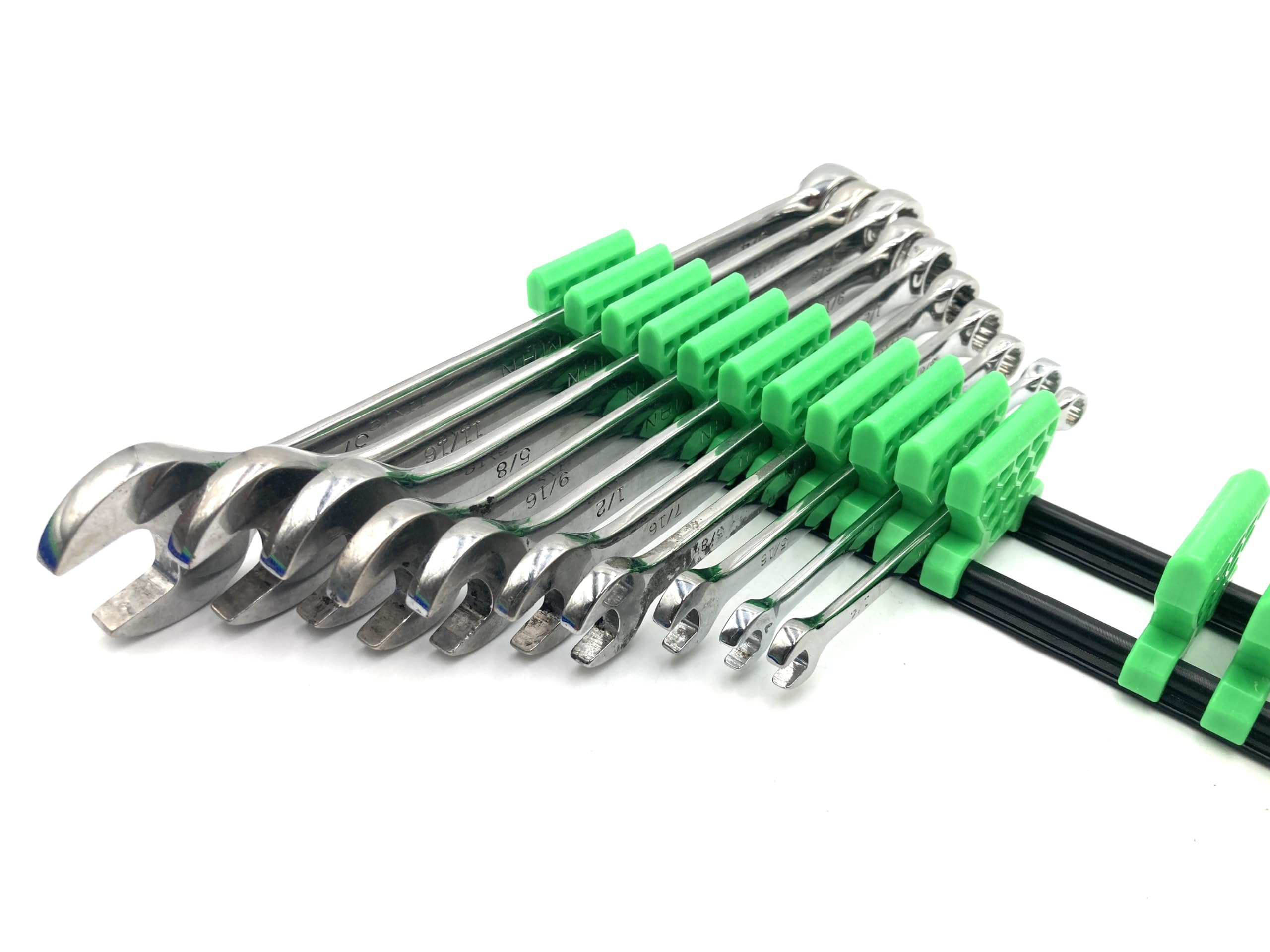 Alien Space Saver four rods system provides solid tool alignment.