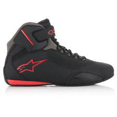 Alpinestars Sektor side profile highlighting lightweight durability for urban rides