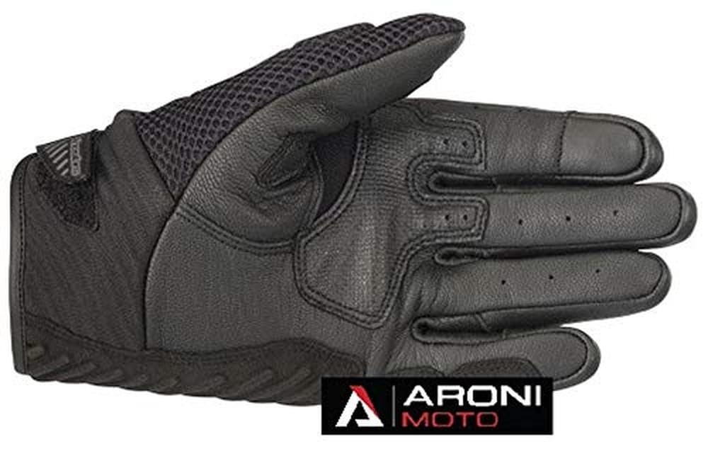 Alpinestars SMX-1 Air V2 gloves wrist closure and cuff for secure fit.