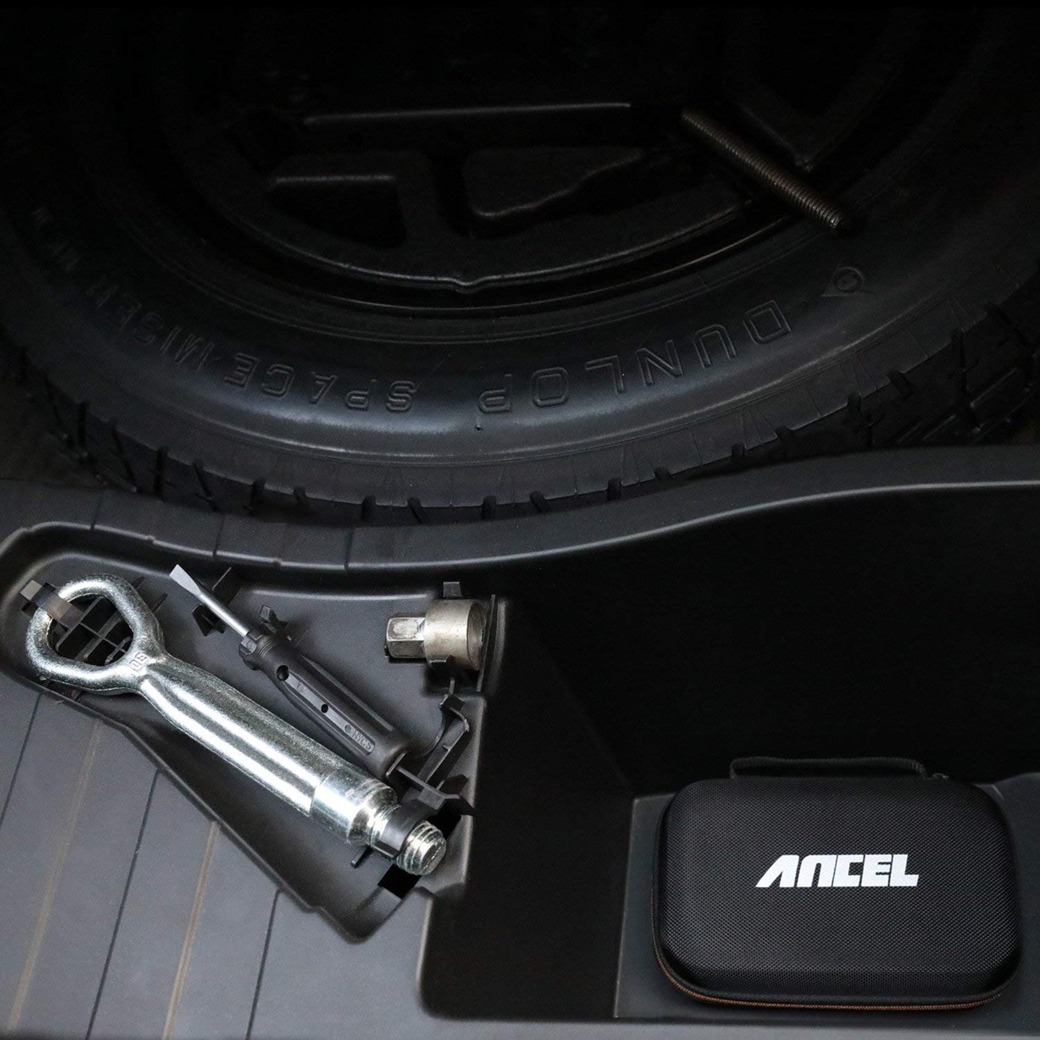 Ergonomic handle makes grab-and-go trips easier