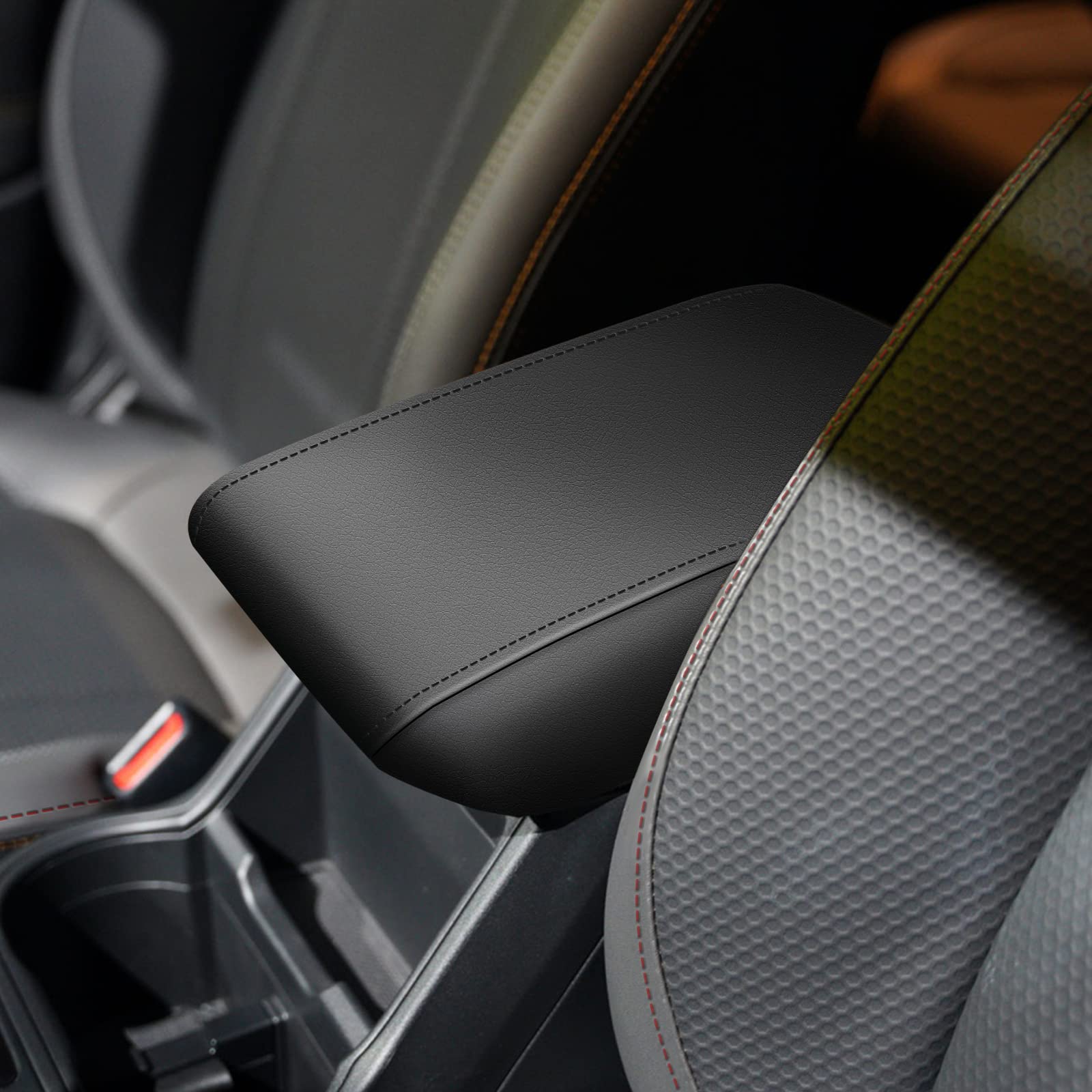 AOMSAZTO Forester low-profile stitching adds a refined, durable finish to the interior.