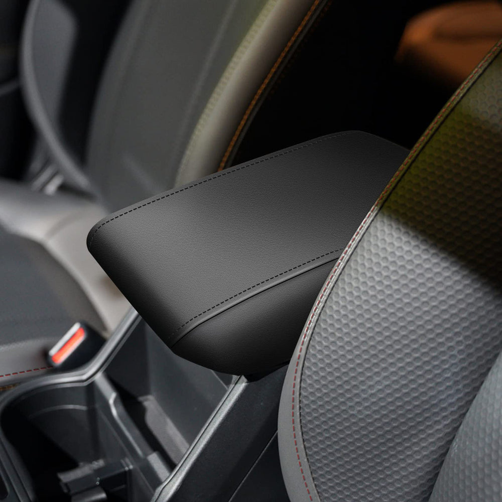 AOMSAZTO Forester low-profile stitching adds a refined, durable finish to the interior.