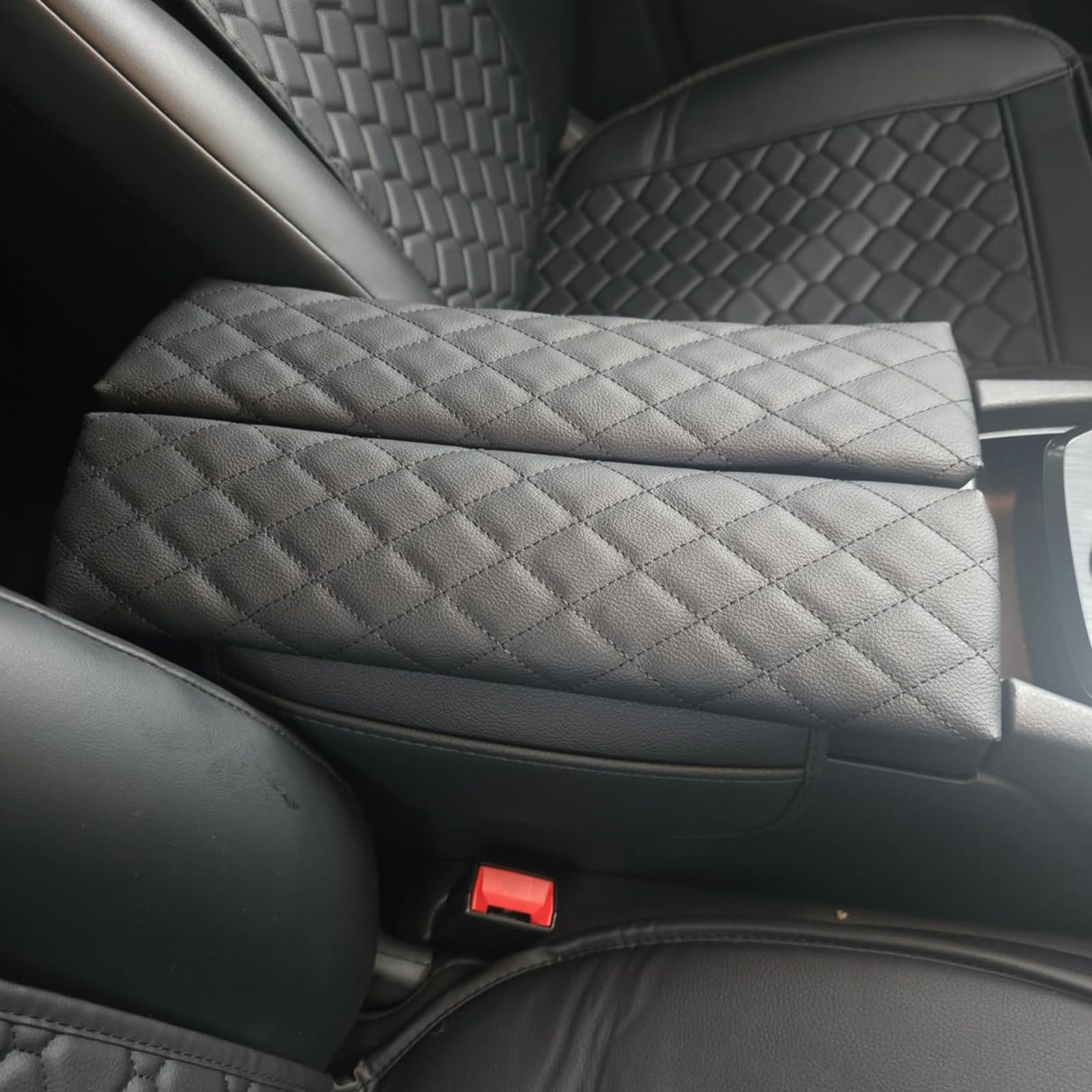 AOMSAZTO Rogue armrest cover keeps scratches away during daily use.
