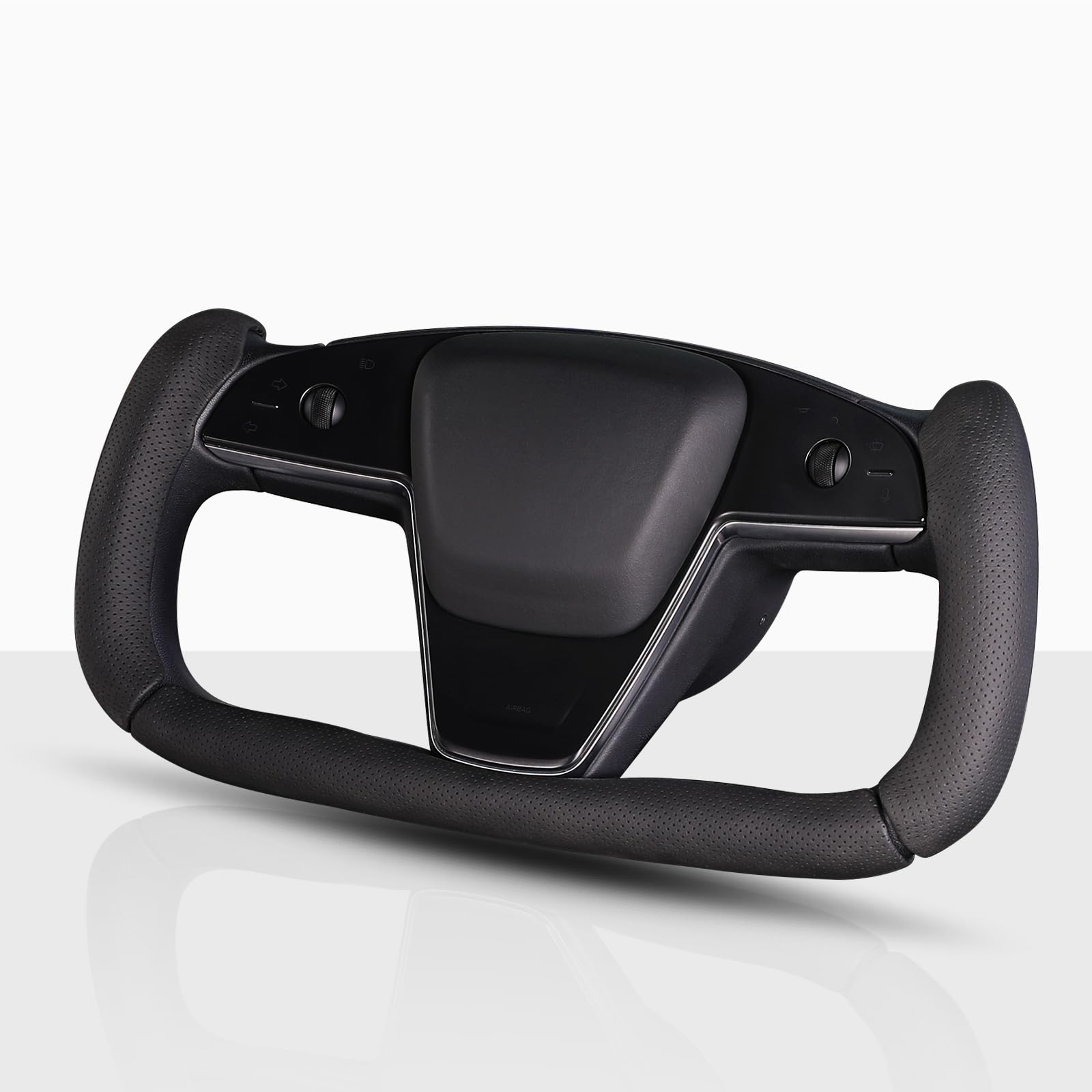 Aotoyou Tesla Yoke steering wheel cover installed, improves grip and comfort on daily drives.
