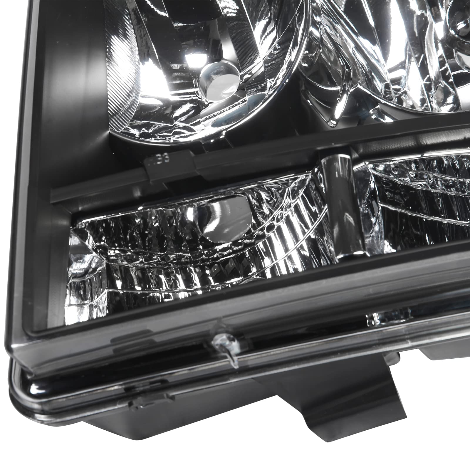 APSVE Avalanche front left headlight enhances visibility in rain or snow