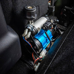ARB CKMA12 visible maxi-fuse provides professional circuit protection.