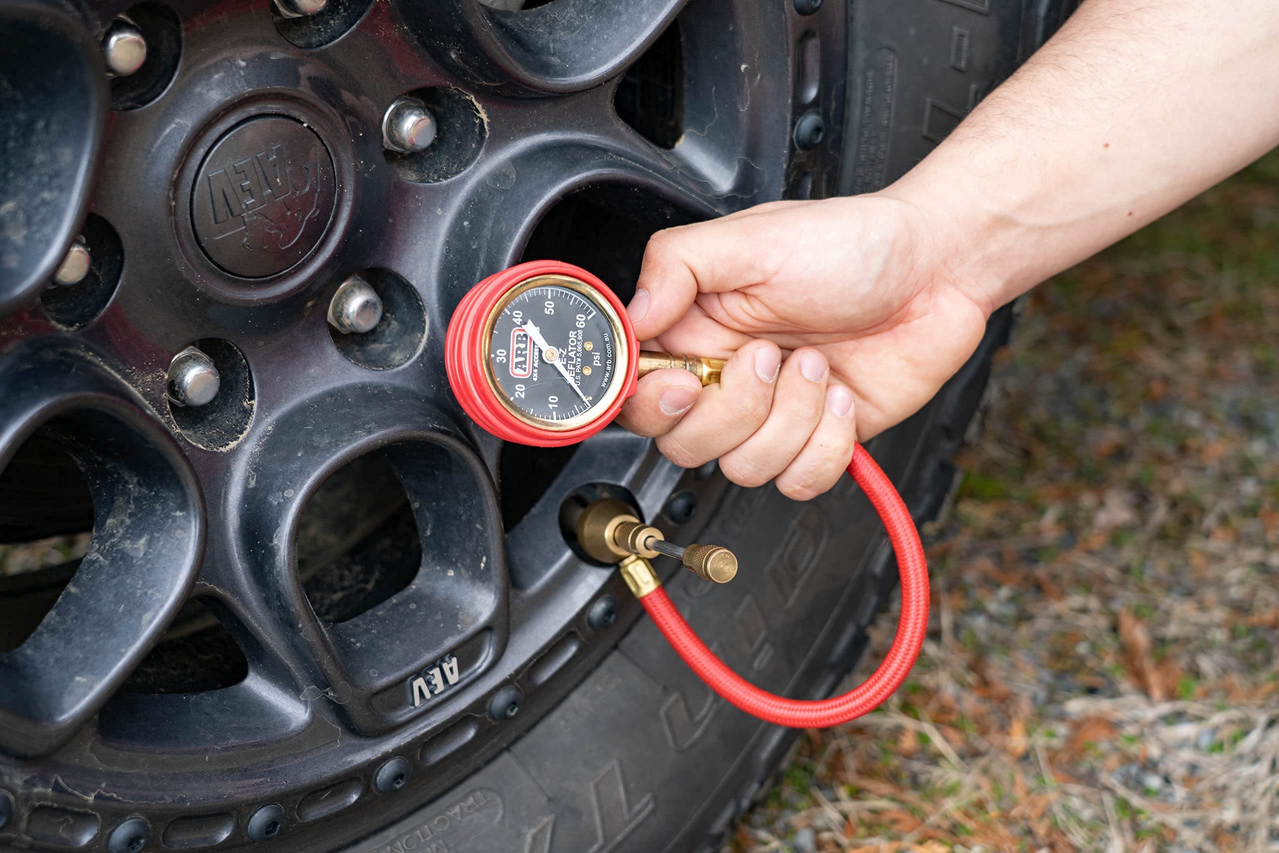 ARB505 Deflator Kit brass movement delivers reliable readings under varying conditions.