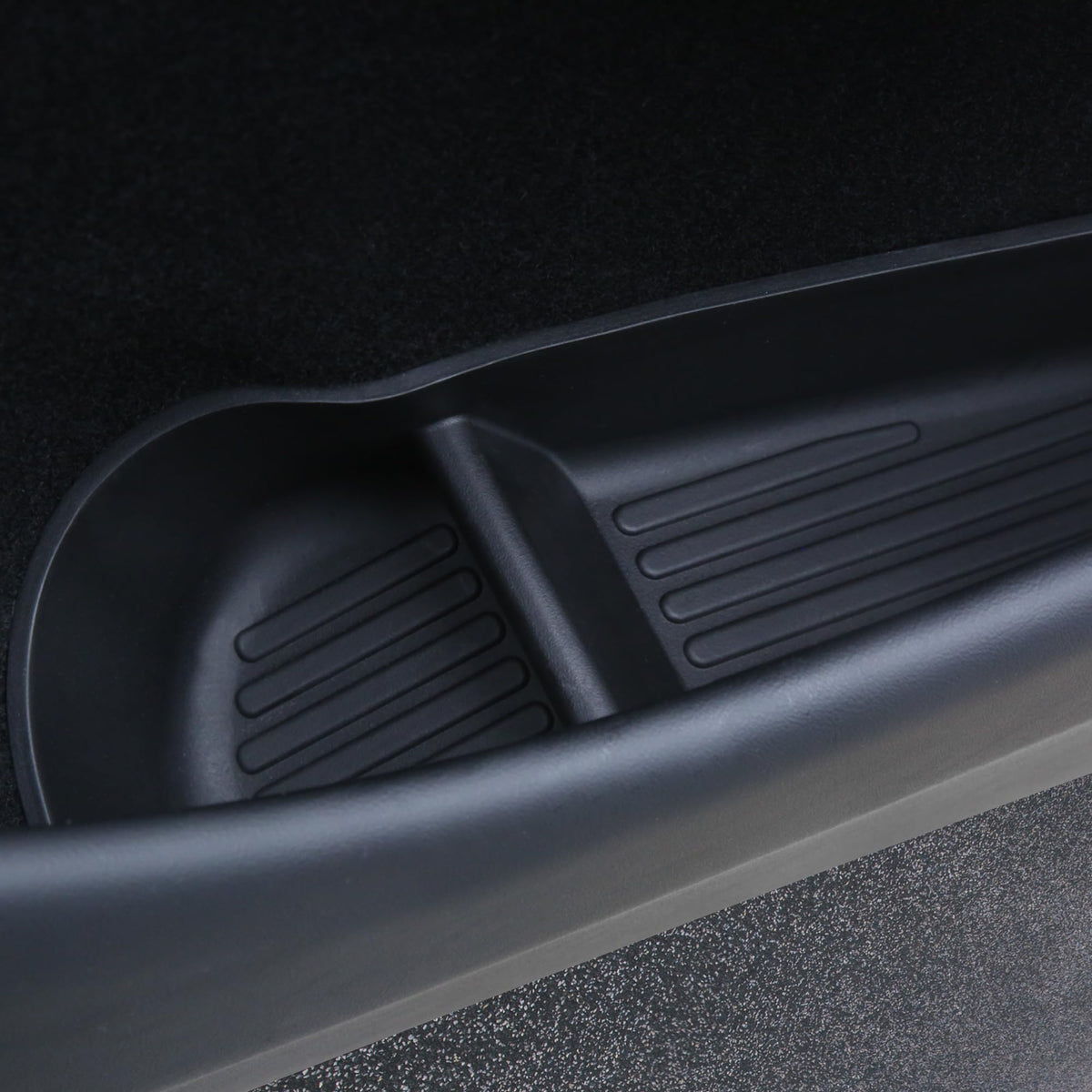 Arcoche Juniper front door pocket tray protects edge while organizing essentials
