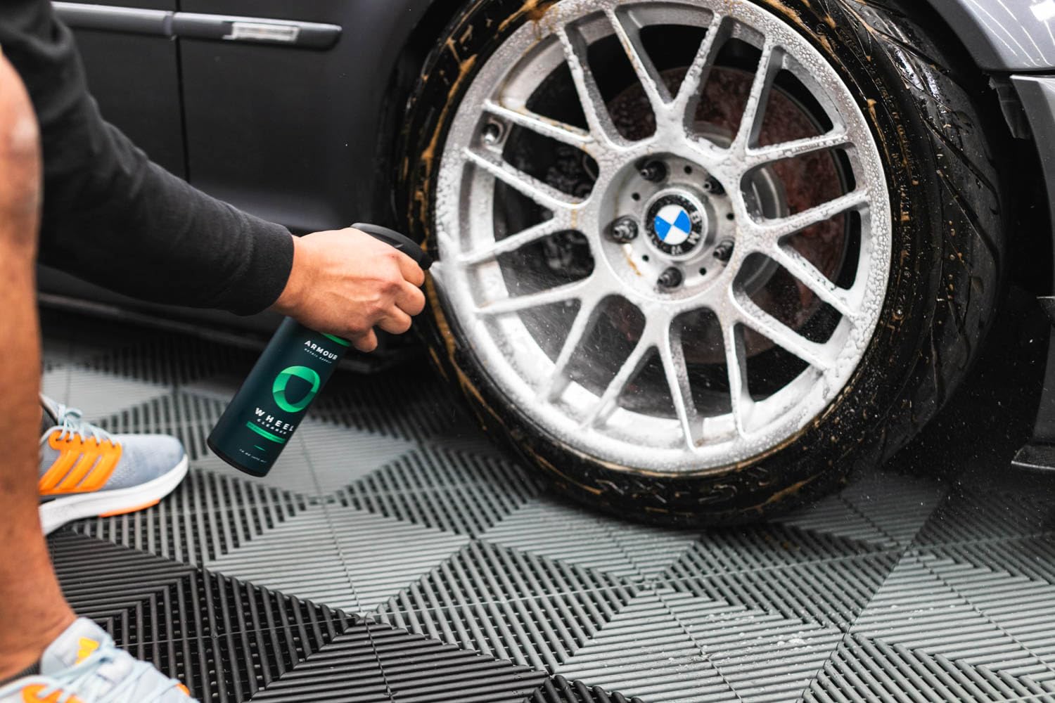 Armour Detail Supply high cling foam enhances dwell time for tough grime.