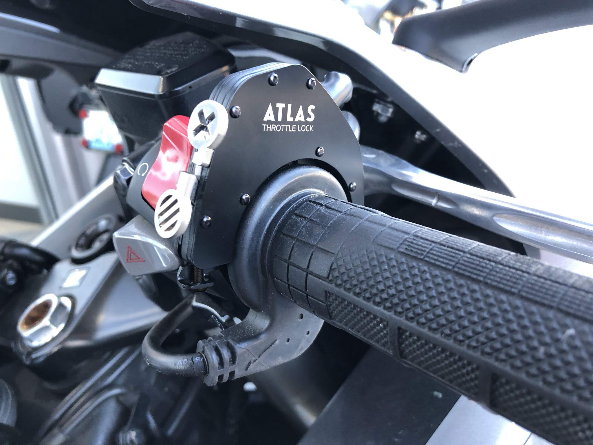 ATLAS Throttle Lock weather-resistant casing for all-weather rides.
