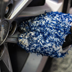 Autofiber Wheel Paw microfiber close-up emphasizes plush fibers for deep cleaning.