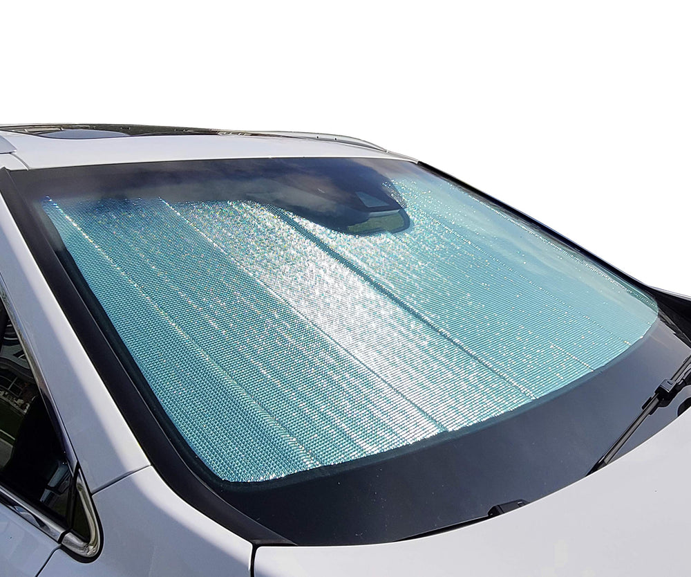 Autotech Park foldable shade with compact storage bag for easy transport.