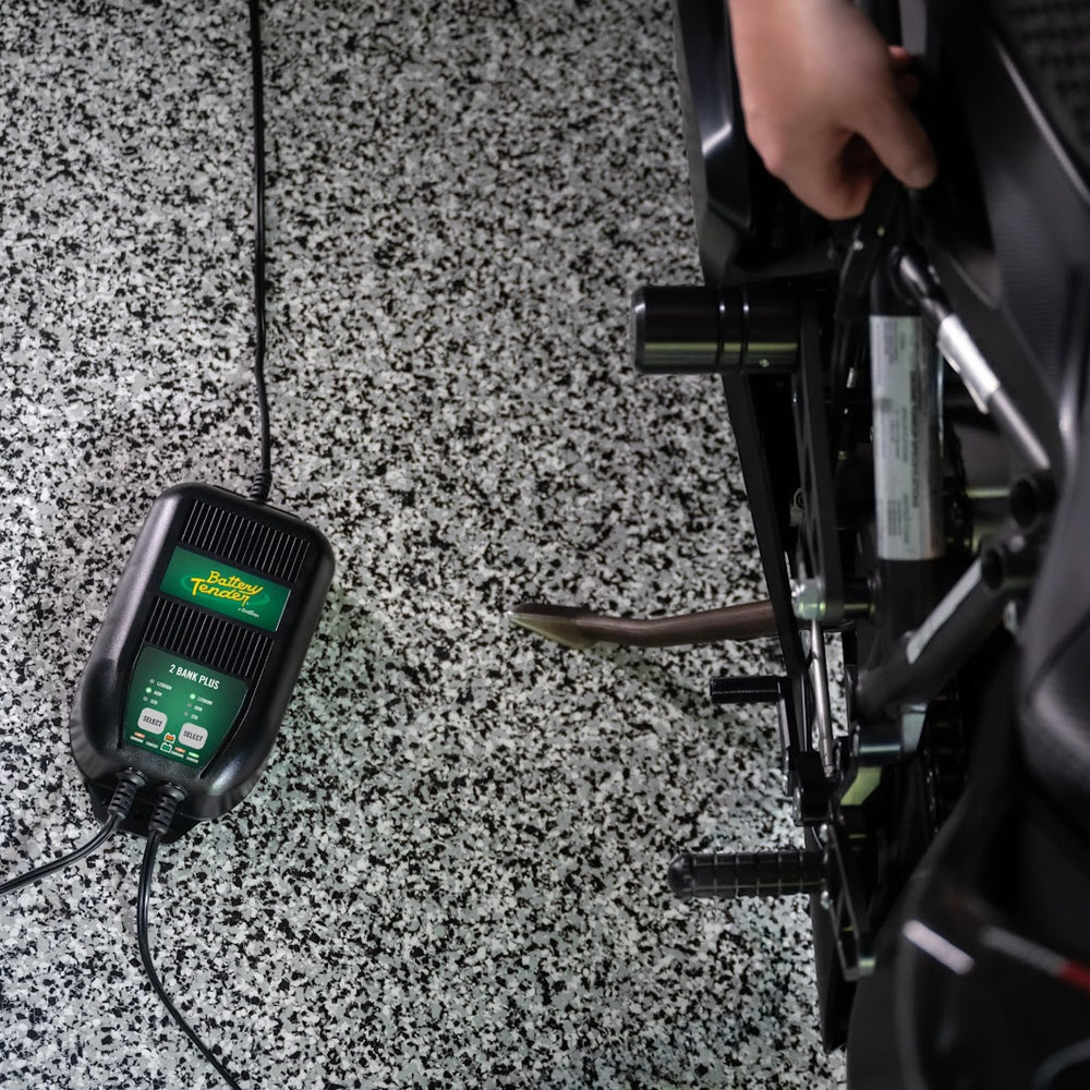 Two independent stations provide 12V/1.25A each for balanced charging